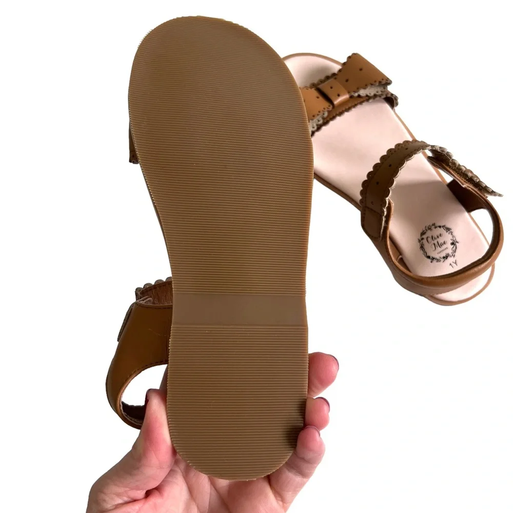 New OLIVE MAE Kids Tan Brown Bow Sandals Size 1Y Scallop Perforated Detail